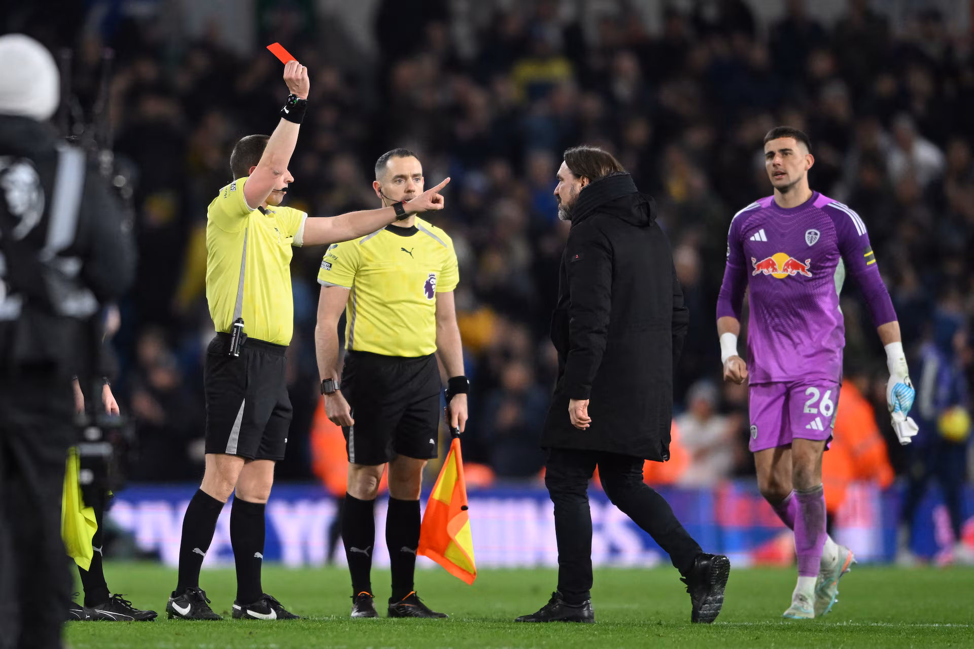 Leeds manager Farke fined and suspended after referee confrontation